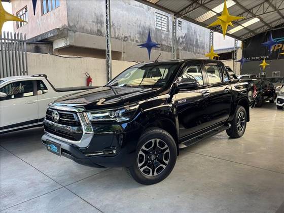 TOYOTA HILUX 2.8 D-4D TURBO DIESEL CD SRX 4X4 AUTOMÁTICO
